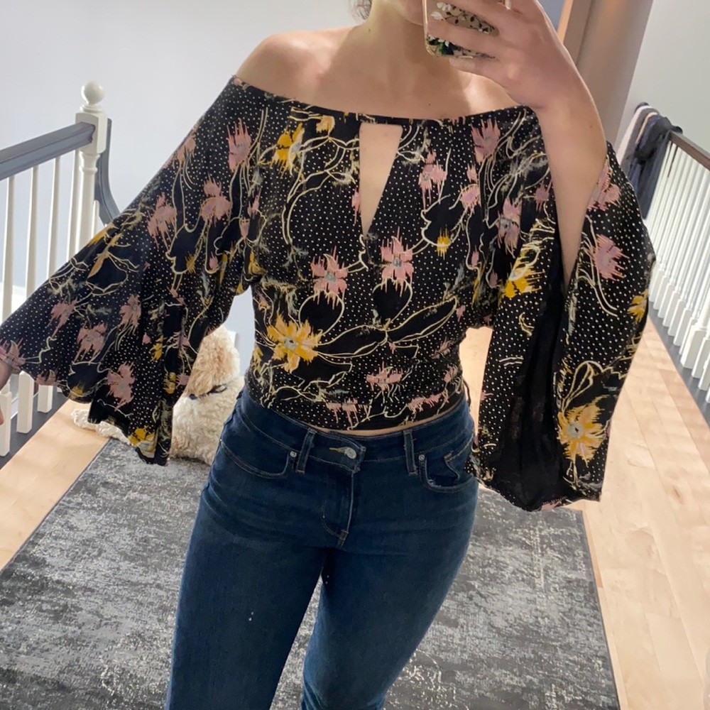 Free people floral top with flowy sleeves